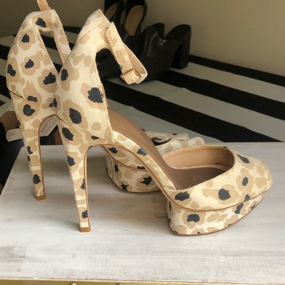 ZARA Basic Platform leopard print heels - Picture 1 of 13